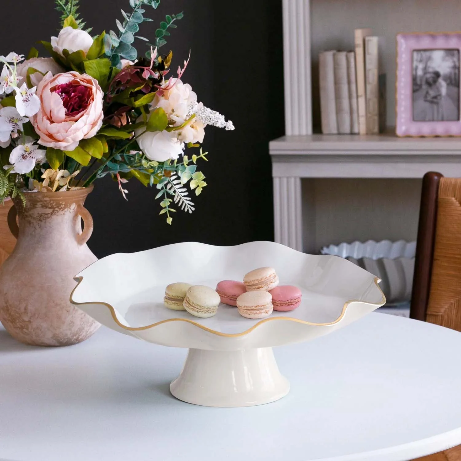 Cream Carola Cake Pedestal - Image 2