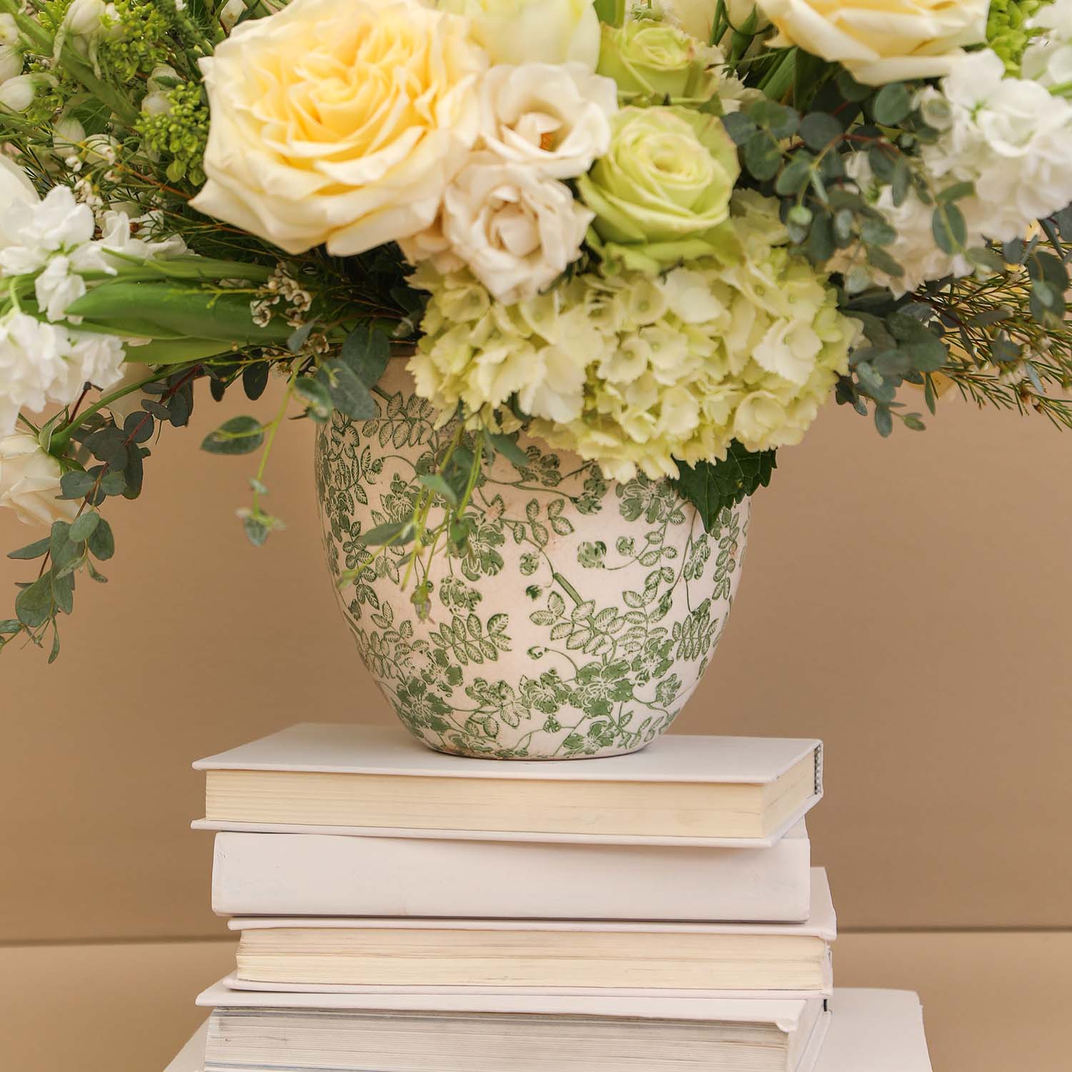 Elizabeth Fresh Floral Arrangement - Image 3