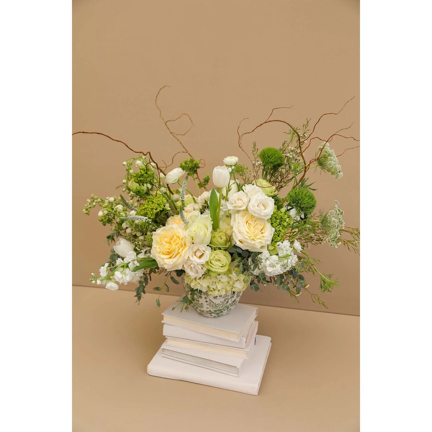 Elizabeth Fresh Floral Arrangement - Image 4
