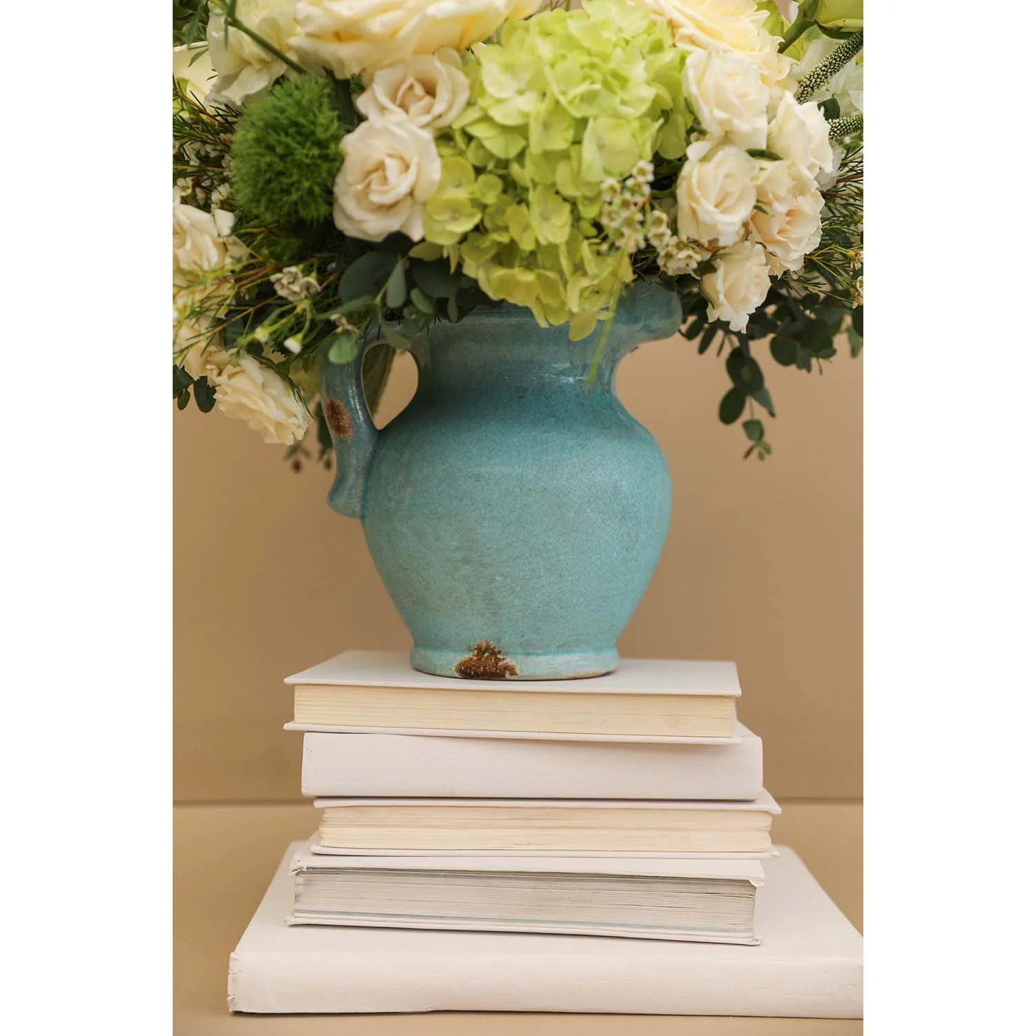 Gwendolyn Fresh Floral Arrangement - Image 3